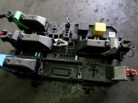 Ασφαλειοθήκη Μηχανής 13222173 για OPEL ASTRA (2004 - 2007) H Ασφαλειοθήκη Μηχανής 13222173 για OPEL ASTRA (2004 - 2007) H
