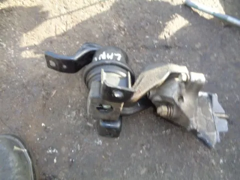 Βάση Μηχανής Δεξιά για MITSUBISHI LANCER (2004 - 2008) (CS) Βάση Μηχανής Δεξιά για MITSUBISHI LANCER (2004 - 2008) (CS)