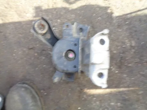 Βάση Μηχανής Δεξιά για TOYOTA AURIS (2009 - 2013) Βάση Μηχανής Δεξιά για TOYOTA AURIS (2009 - 2013)