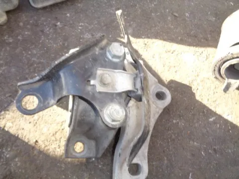 Βάση Μηχανής Δεξιά για HONDA CIVIC (2006 - 2009) (FD - K - N) Βάση Μηχανής Δεξιά για HONDA CIVIC (2006 - 2009) (FD - K - N)