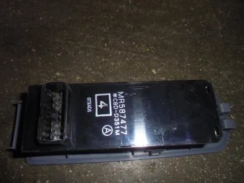 Διακόπτης Πόρτας Παραθύρων Κεντρικός Αριστερής 2ΠΛΟΣ για MITSUBISHI COLT (2005 - 2008 ) (CZ)