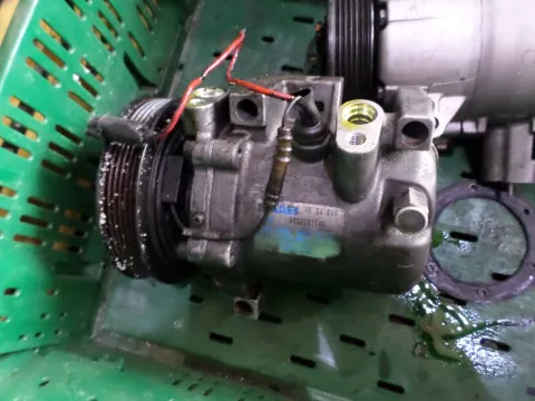 Συμπιεστής A-C (Κομπρέσορας) 9502161140 για SAAB 900 (1993 - 1998) Συμπιεστής A-C (Κομπρέσορας) 9502161140 για SAAB 900 (1993 - 1998)