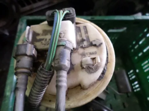 Αντλία Καυσίμου (Τρόμπα Βενζίνης) για PEUGEOT 206 (2000 - 2008) CC Αντλία Καυσίμου (Τρόμπα Βενζίνης) για PEUGEOT 206 (2000 - 2008) CC
