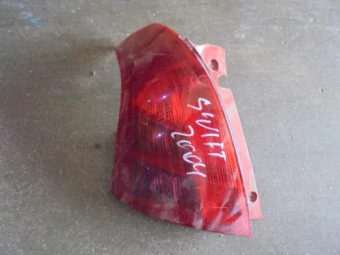 Φανάρι Πίσω Αριστερό Ραγισμένο για SUZUKI SWIFT (2006 - 2008) (RS) Φανάρι Πίσω Αριστερό Ραγισμένο για SUZUKI SWIFT (2006 - 2008) (RS)