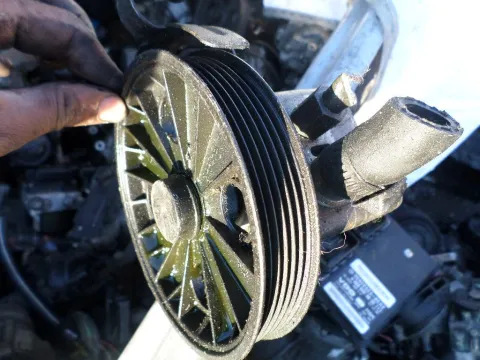 Αντλία Υδραυλικού Τιμονιού για VOLVO V70 (2000 - 2005) (P80_) Αντλία Υδραυλικού Τιμονιού για VOLVO V70 (2000 - 2005) (P80_)