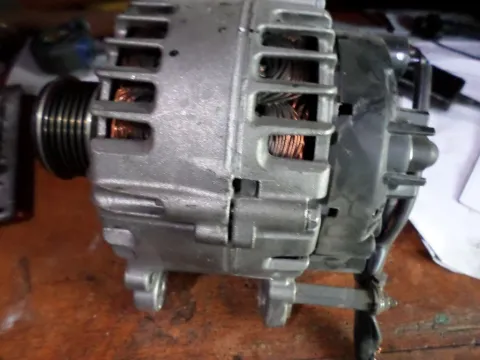 Δυναμό - Εναλλάκτης 03P903023D για SEAT LEON (1999 - 2005) (1MZ) Δυναμό - Εναλλάκτης 03P903023D για SEAT LEON (1999 - 2005) (1MZ)