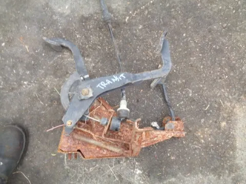 Πεταλιέρα για FORD TRANSIT (1995 - 2000) (EA_) *Δ* Πεταλιέρα για FORD TRANSIT (1995 - 2000) (EA_) *Δ*