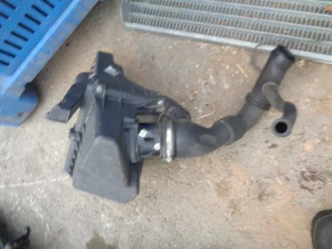 Φιλτροκούτι με Airflow 4M51-12B579-CC για FORD FOCUS (2002 - 2004) Mk1b , C-MAX (2003 - 2006) Mk1a (C214) **Δ** *72753* Φιλτροκούτι με Airflow 4M51-12B579-CC για FORD FOCUS (2002 - 2004) Mk1b , C-MAX (2003 - 2006) Mk1a (C214) **Δ** *72753*