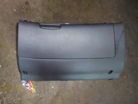 Ντουλαπάκι για SKODA OCTAVIA (2008 - 2013) 5 (1Z3-5) *Γ* Ντουλαπάκι για SKODA OCTAVIA (2008 - 2013) 5 (1Z3-5) *Γ*