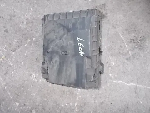 Ασφαλειοθήκη Μπαταρίας για SEAT LEON (2005 - 2009) (1P) *Δ* Ασφαλειοθήκη Μπαταρίας για SEAT LEON (2005 - 2009) (1P) *Δ*