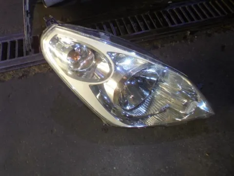 Φανάρι Εμπρός Δεξί για SUZUKI SPLASH (2008 - 2012) (A5B) Φανάρι Εμπρός Δεξί για SUZUKI SPLASH (2008 - 2012) (A5B)