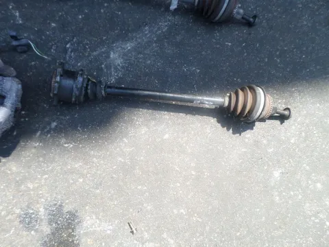 Ημιαξόνιο Εμπρός Αριστερό Με ABS για AUDI A4 (1995 - 1998) (8D) Ημιαξόνιο Εμπρός Αριστερό Με ABS για AUDI A4 (1995 - 1998) (8D)
