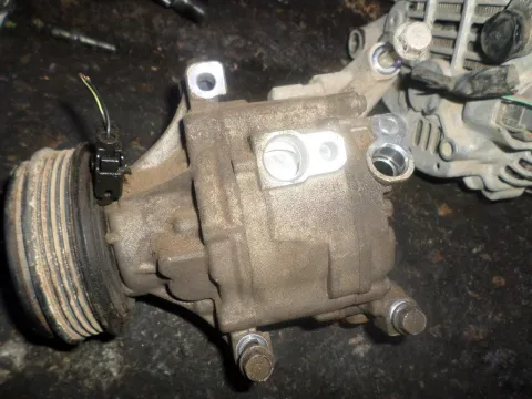 Συμπιεστής A-C (Κομπρέσορας) για TOYOTA COROLLA (2002 - 2004) (E120) Συμπιεστής A-C (Κομπρέσορας) για TOYOTA COROLLA (2002 - 2004) (E120)