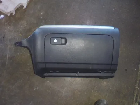 Ντουλαπάκι για VW GOLF (2009 - 2013) Mk6 (5K1) *Γ* Ντουλαπάκι για VW GOLF (2009 - 2013) Mk6 (5K1) *Γ*