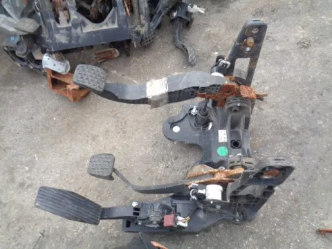 Πεταλιέρα για OPEL ASTRA (2010 - 2012) J *Δ* Πεταλιέρα για OPEL ASTRA (2010 - 2012) J *Δ*