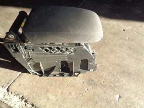 Υποβραχιόνιο(Τεμπέλης) για VW SCIROCCO (2008 - 2014) (137) *Γ* Υποβραχιόνιο(Τεμπέλης) για VW SCIROCCO (2008 - 2014) (137) *Γ*