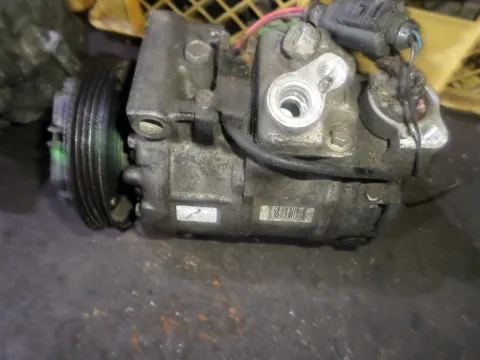 Συμπιεστής A-C (Κομπρέσορας) για AUDI A4 (1999 - 2001) (8D) Συμπιεστής A-C (Κομπρέσορας) για AUDI A4 (1999 - 2001) (8D)