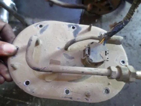 Αντλία Καυσίμου (Τρόμπα Βενζίνης) για TOYOTA CARINA (1992 - 1995) E (T190) Αντλία Καυσίμου (Τρόμπα Βενζίνης) για TOYOTA CARINA (1992 - 1995) E (T190)