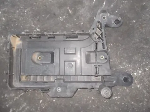 Βάση Μπαταριας για VW GOLF (2004 - 2008) Mk5 (1K1) *Δ* Βάση Μπαταριας για VW GOLF (2004 - 2008) Mk5 (1K1) *Δ*