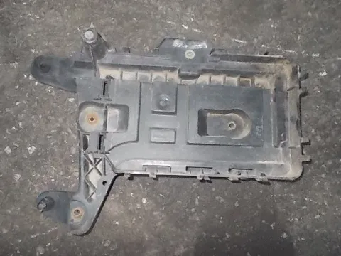 Βάση Μπαταριας για VW GOLF (2004 - 2008) Mk5 (1K1) *Δ* Βάση Μπαταριας για VW GOLF (2004 - 2008) Mk5 (1K1) *Δ*