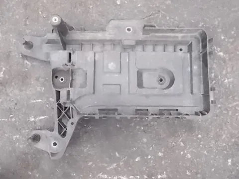 Βάση Μπαταρίας για VW GOLF (2004 - 2008) Mk5 (1K1) *Δ* Βάση Μπαταρίας για VW GOLF (2004 - 2008) Mk5 (1K1) *Δ*