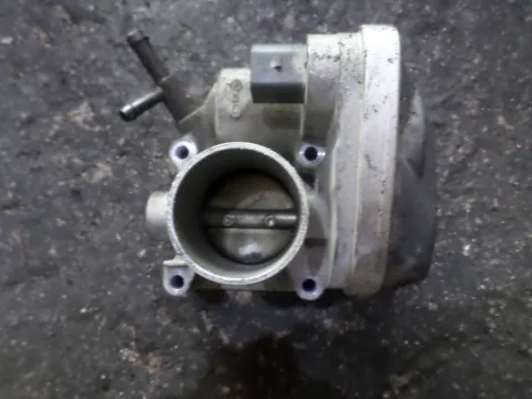 Σώμα Πεταλούδας 047133062d για SEAT IBIZA (2002 - 2006) (6LZ) (9) Σώμα Πεταλούδας 047133062d για SEAT IBIZA (2002 - 2006) (6LZ) (9)