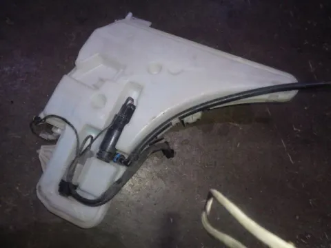 Δοχείο Υαλοκαθαριστήρων Με Μοτέρ για BMW 3 Series (2005 - 2008) (E90-1-2-3) , (2008 - 2012) (E90-1-2-3 F-L) Δοχείο Υαλοκαθαριστήρων Με Μοτέρ για BMW 3 Series (2005 - 2008) (E90-1-2-3) , (2008 - 2012) (E90-1-2-3 F-L)