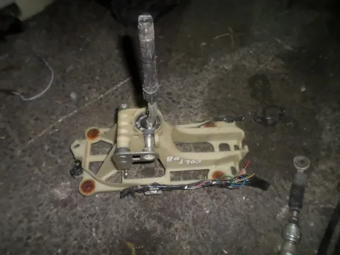 Μοχλός Ταχυτήτων Χ.Ντίζες για MITSUBISHI COLT (2005 - 2008 ) (CZ) **Δ** Μοχλός Ταχυτήτων Χ.Ντίζες για MITSUBISHI COLT (2005 - 2008 ) (CZ) **Δ**