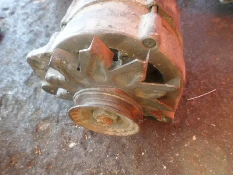 Δυναμό - Εναλλάκτης 053903015E για AUDI 80 (1986 - 1991) (89) (89Q) (8A) (B3) Δυναμό - Εναλλάκτης 053903015E για AUDI 80 (1986 - 1991) (89) (89Q) (8A) (B3)