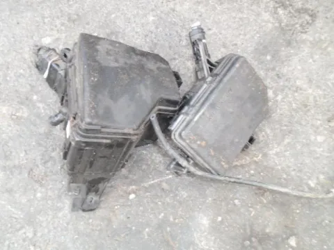 Ασφαλειοθήκη Μπαταρίας για TOYOTA YARIS (2012 - 2014) ( ) *Δ* Ασφαλειοθήκη Μπαταρίας για TOYOTA YARIS (2012 - 2014) ( ) *Δ*