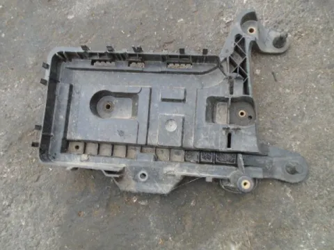 Βάση Μπαταριας για VW GOLF (2004 - 2008) Mk5 (1K1) *Δ* Βάση Μπαταριας για VW GOLF (2004 - 2008) Mk5 (1K1) *Δ*