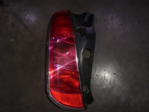Φανάρι Πίσω Αριστερό (ΛΙΓΟ ΡΑΓΙΣΜΕΝΟ) για LANCIA YPSILON (2003 - 2006) (843) Φανάρι Πίσω Αριστερό (ΛΙΓΟ ΡΑΓΙΣΜΕΝΟ) για LANCIA YPSILON (2003 - 2006) (843)