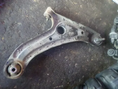 Ψαλίδι Εμπρός Δεξί για HYUNDAI GETZ (2002 - 2005) (TB) Ψαλίδι Εμπρός Δεξί για HYUNDAI GETZ (2002 - 2005) (TB)