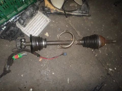 Ημιαξόνιο Εμπρός Αριστερό για RENAULT CLIO (2001 - 2005) (BB_) (CB_) Ημιαξόνιο Εμπρός Αριστερό για RENAULT CLIO (2001 - 2005) (BB_) (CB_)