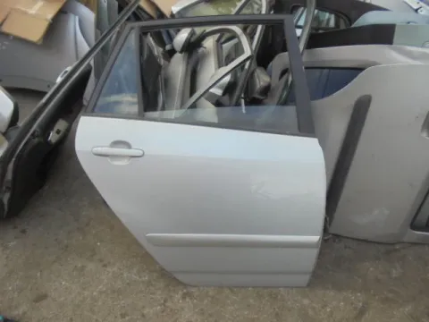 Πόρτα Πίσω Δεξιά για TOYOTA COROLLA VERSO (2001 - 2004) (E120) Πόρτα Πίσω Δεξιά για TOYOTA COROLLA VERSO (2001 - 2004) (E120)