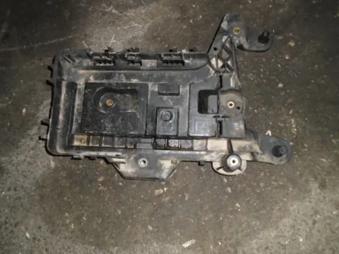 Βάση Μπαταριας για VW GOLF (2004 - 2008) Mk5 (1K1) *Δ* Βάση Μπαταριας για VW GOLF (2004 - 2008) Mk5 (1K1) *Δ*