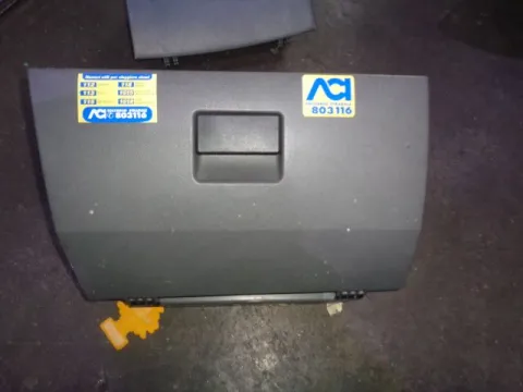 Ντουλαπάκι για FORD FIESTA (2002 - 2005) Mk5a *Γ* Ντουλαπάκι για FORD FIESTA (2002 - 2005) Mk5a *Γ*