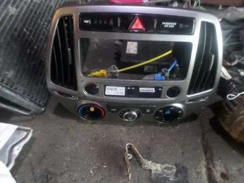 Χειριστήρια Καλοριφέρ Με Κονσόλα για HYUNDAI i20 (2009 - 2011) Χειριστήρια Καλοριφέρ Με Κονσόλα για HYUNDAI i20 (2009 - 2011)