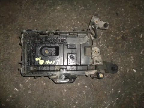 Βάση Μπαταριας για SEAT LEON (2009 - 2013) (1P) *Δ* Βάση Μπαταριας για SEAT LEON (2009 - 2013) (1P) *Δ*