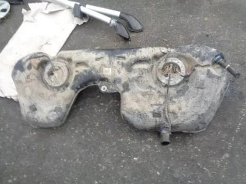 Δεξαμενή Καυσίμου (Ρεζερβουάρ) DIESEL 6765701 για BMW 3 Series (2005 - 2008) (E90-1-2-3) , (2008 - 2012) (E90-1-2-3 F-L)  *ΔΒ* Δεξαμενή Καυσίμου (Ρεζερβουάρ) DIESEL 6765701 για BMW 3 Series (2005 - 2008) (E90-1-2-3) , (2008 - 2012) (E90-1-2-3 F-L)  *ΔΒ*
