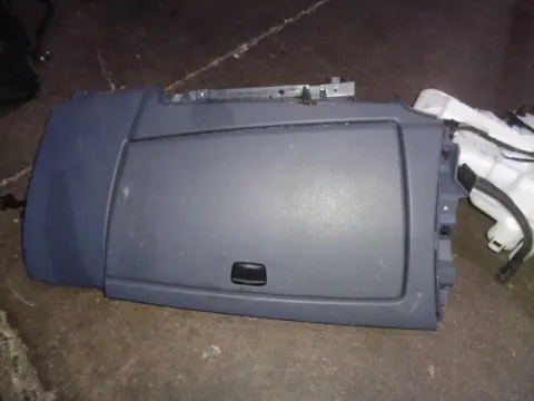 Ντουλαπάκι για BMW 1 Series (2004 - 2007) (E87) *Γ* Ντουλαπάκι για BMW 1 Series (2004 - 2007) (E87) *Γ*