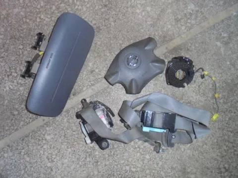Σετ Αερόσακων Εμπρός (χ.Ταμπλό) για NISSAN D22 (2002 - 2007) *Γ* Σετ Αερόσακων Εμπρός (χ.Ταμπλό) για NISSAN D22 (2002 - 2007) *Γ*