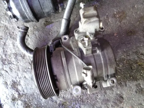 Συμπιεστής A-C (Κομπρέσορας) για TOYOTA RAV-4 (2000 - 2004) (XA20) Συμπιεστής A-C (Κομπρέσορας) για TOYOTA RAV-4 (2000 - 2004) (XA20)