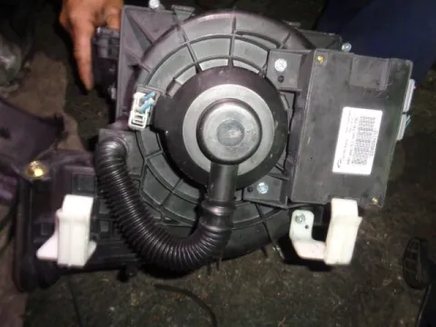 Μοτέρ Καλοριφέρ 27200BN880 για NISSAN ALMERA (2000 - 2002) (N16) , (2002 - 2006) (N16) *Δ* Μοτέρ Καλοριφέρ 27200BN880 για NISSAN ALMERA (2000 - 2002) (N16) , (2002 - 2006) (N16) *Δ*