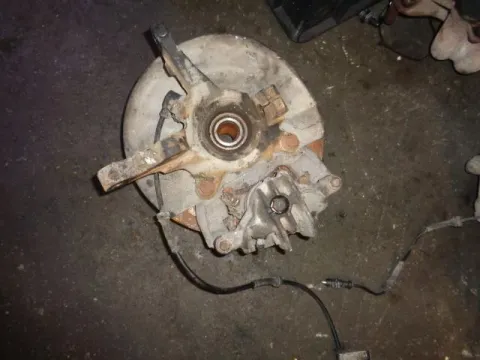 Ακραξόνιο Εμπρός Δεξί Με ABS για MITSUBISHI CARISMA (1999 - 2004) (DA) Ακραξόνιο Εμπρός Δεξί Με ABS για MITSUBISHI CARISMA (1999 - 2004) (DA)