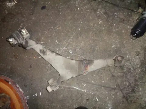 Ψαλίδι Εμπρός Αριστερό για PEUGEOT 106 (1996 - 2003) Ψαλίδι Εμπρός Αριστερό για PEUGEOT 106 (1996 - 2003)