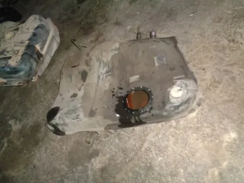 Δεξαμενή Καυσίμου (Ρεζερβουάρ) για TOYOTA AVENSIS (1997 - 2000) (T220) *ΔΒ* Δεξαμενή Καυσίμου (Ρεζερβουάρ) για TOYOTA AVENSIS (1997 - 2000) (T220) *ΔΒ*