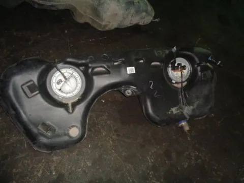 Δεξαμενή Καυσίμου (Ρεζερβουάρ) για BMW 3 Series (2005 - 2008) (E90-1-2-3) , (2008 - 2012) (E90-1-2-3 F-L)  *ΔΒ* Δεξαμενή Καυσίμου (Ρεζερβουάρ) για BMW 3 Series (2005 - 2008) (E90-1-2-3) , (2008 - 2012) (E90-1-2-3 F-L)  *ΔΒ*