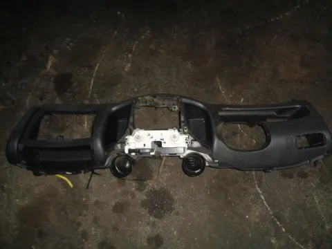 Ταμπλό για TOYOTA YARIS (2003 - 2005) (XP10) *Δ* Ταμπλό για TOYOTA YARIS (2003 - 2005) (XP10) *Δ*