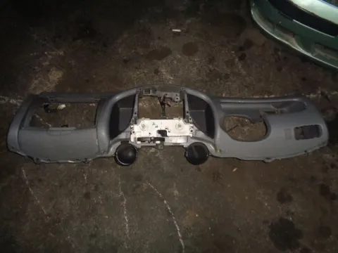 Ταμπλό για TOYOTA YARIS (2003 - 2005) (XP10) *Δ* Ταμπλό για TOYOTA YARIS (2003 - 2005) (XP10) *Δ*